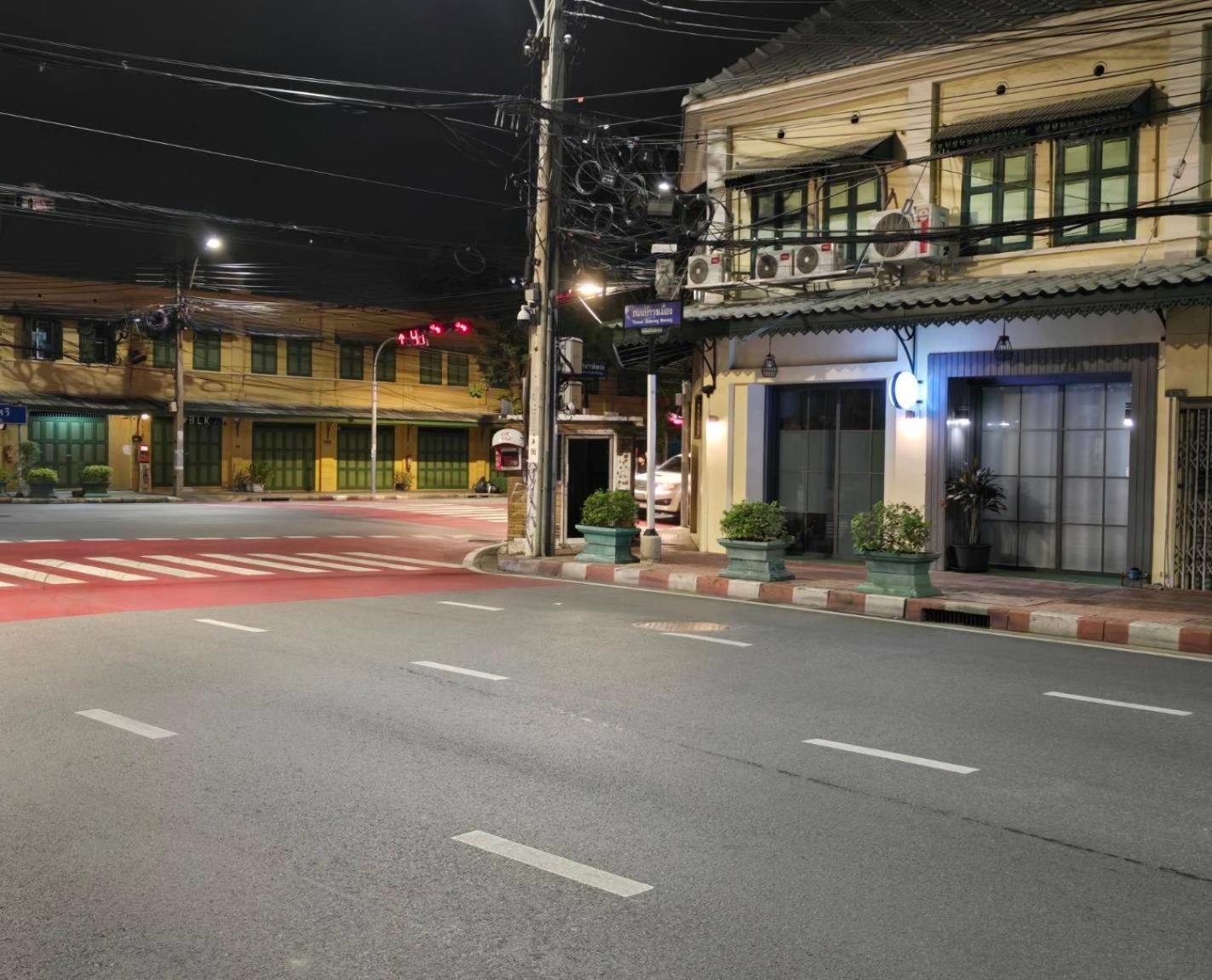 Victory Place Bangkok Exterior photo